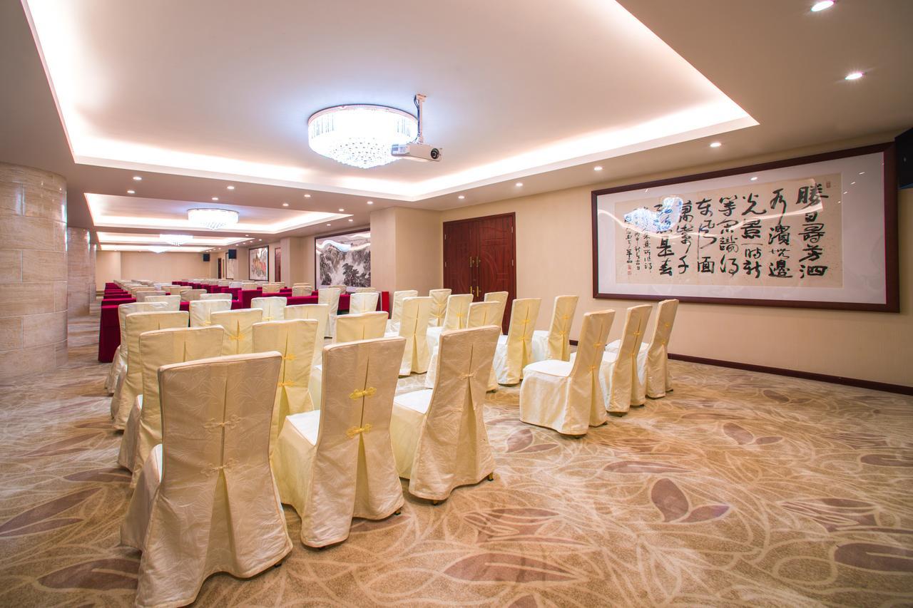 Guangzhou Jin Wan Li Business Hotel Esterno foto