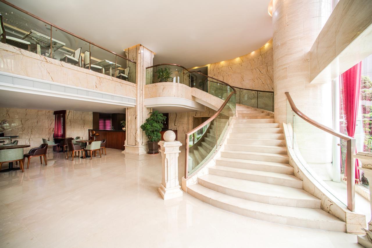 Guangzhou Jin Wan Li Business Hotel Esterno foto