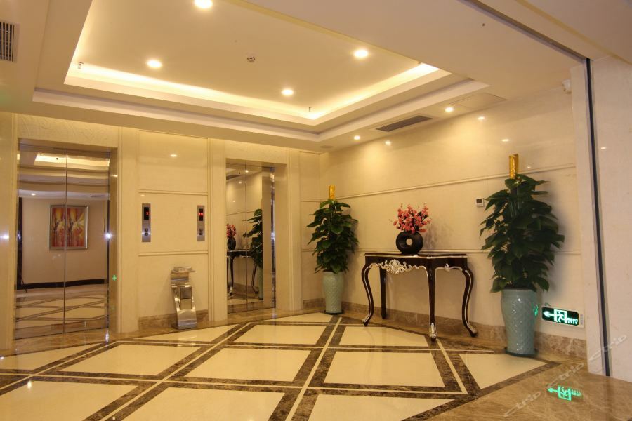 Guangzhou Jin Wan Li Business Hotel Esterno foto